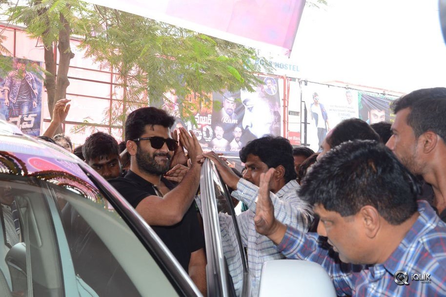 Shatamanam-Bhavati-Movie-Team-At-Sandhya-Theatre